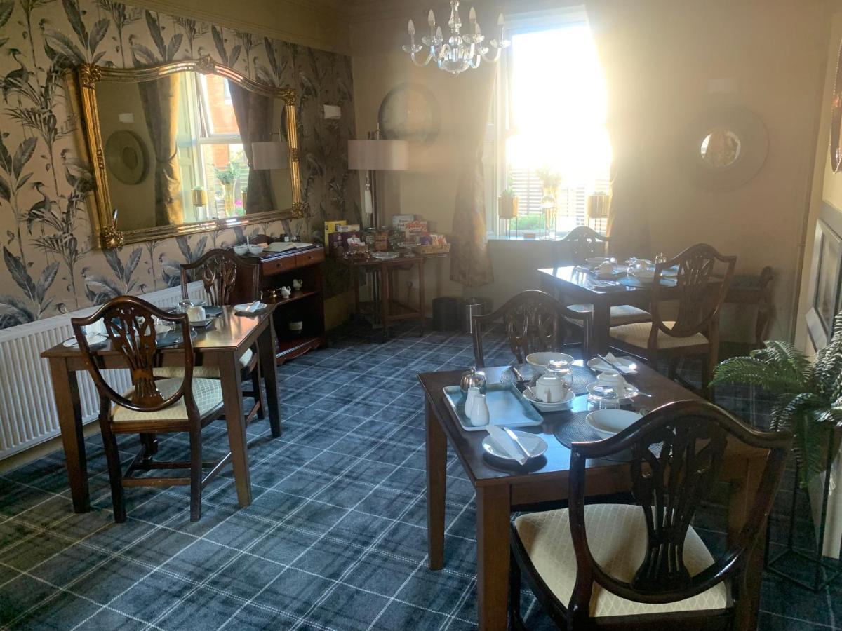 Cornerhouse Guesthouse Пенрит Екстериор снимка