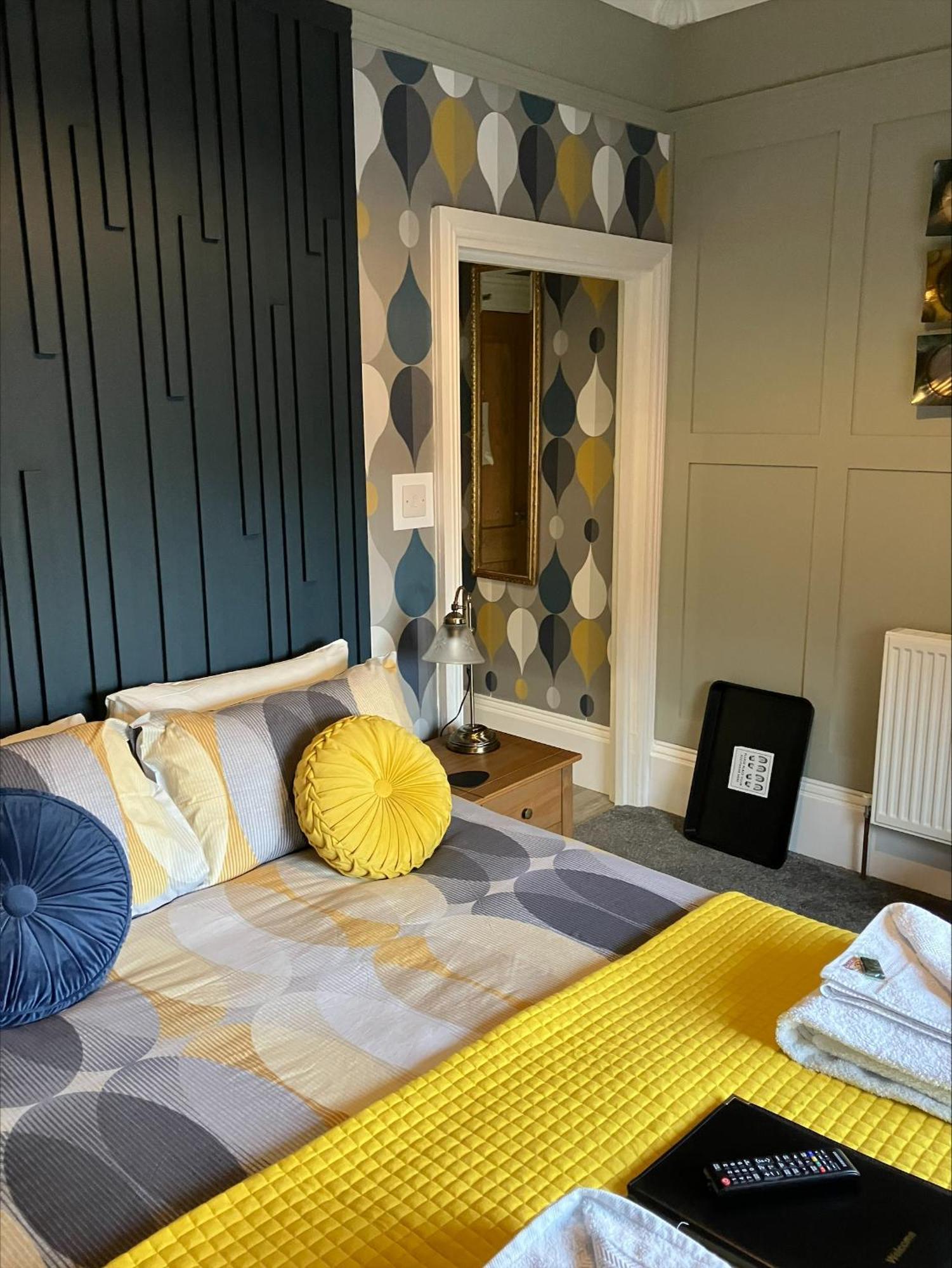 Cornerhouse Guesthouse Пенрит Екстериор снимка