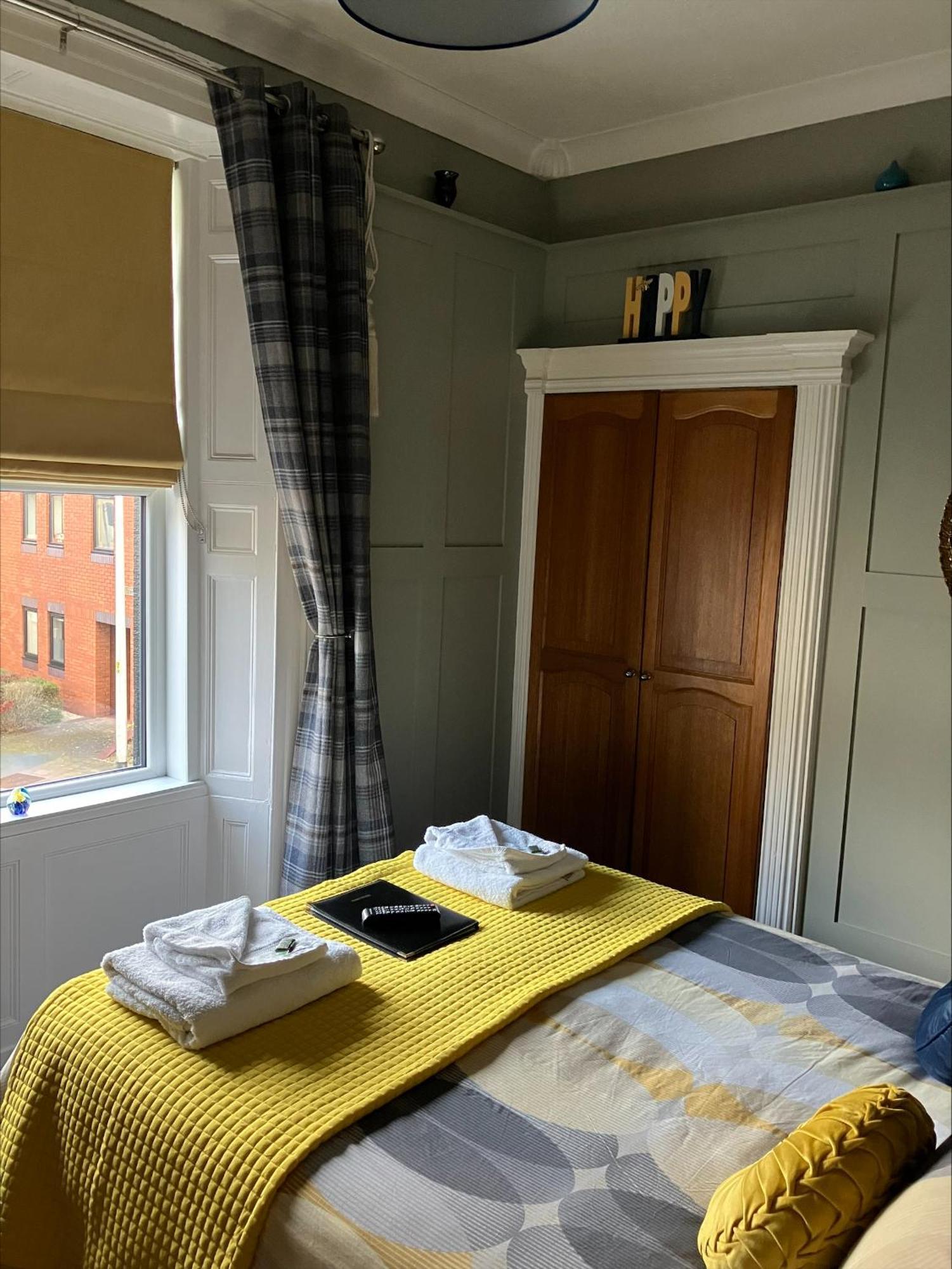 Cornerhouse Guesthouse Пенрит Екстериор снимка